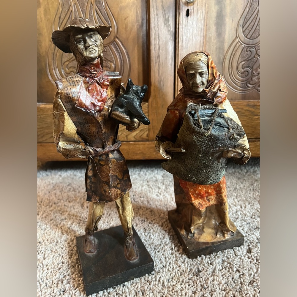 Vintage Mexican folk art  Figurines with Drum - Multicolor paper mache’.
